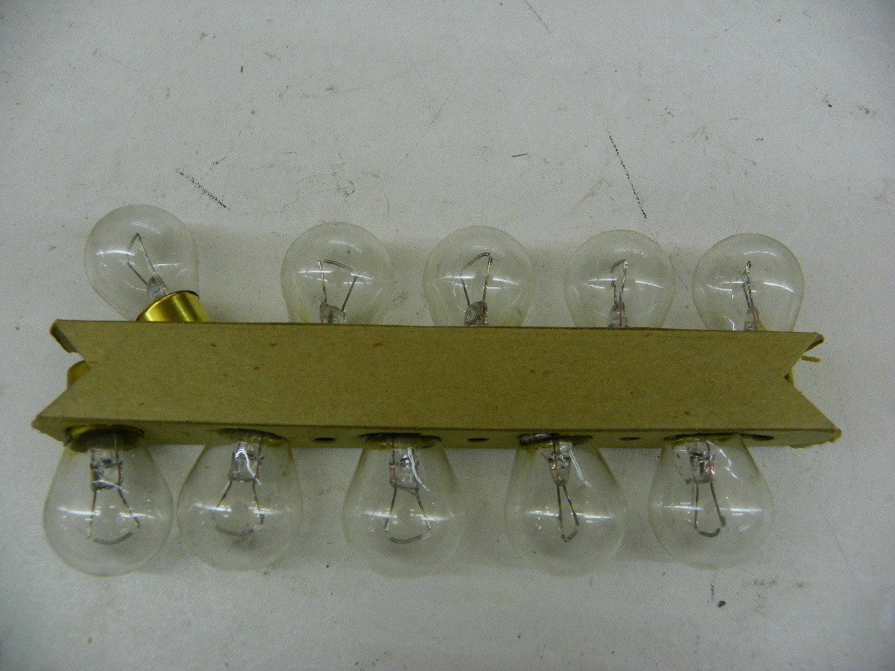 Westinghouse 199 Miniature Light Bulb 12V 32CP for vintage auto restoration. - Image 3