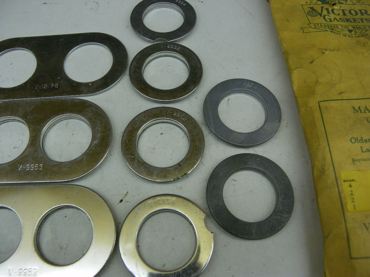 Victor MS-12178 Manifold Gasket Set for 1932-48 Oldsmobile 8 and 1934-36 LaSalle 8 restoration. - Image 5