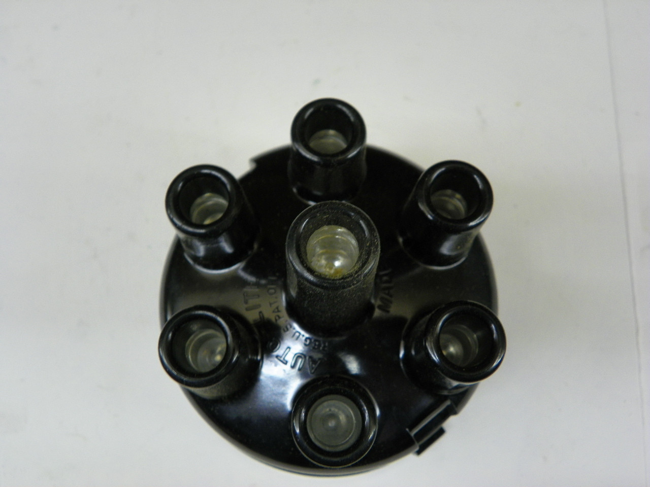 Autolite IAO-1003 Distributor Cap for 1949-1950 Chrysler DeSoto Dodge Plymouth Fargo (6) restoration. - Image 4