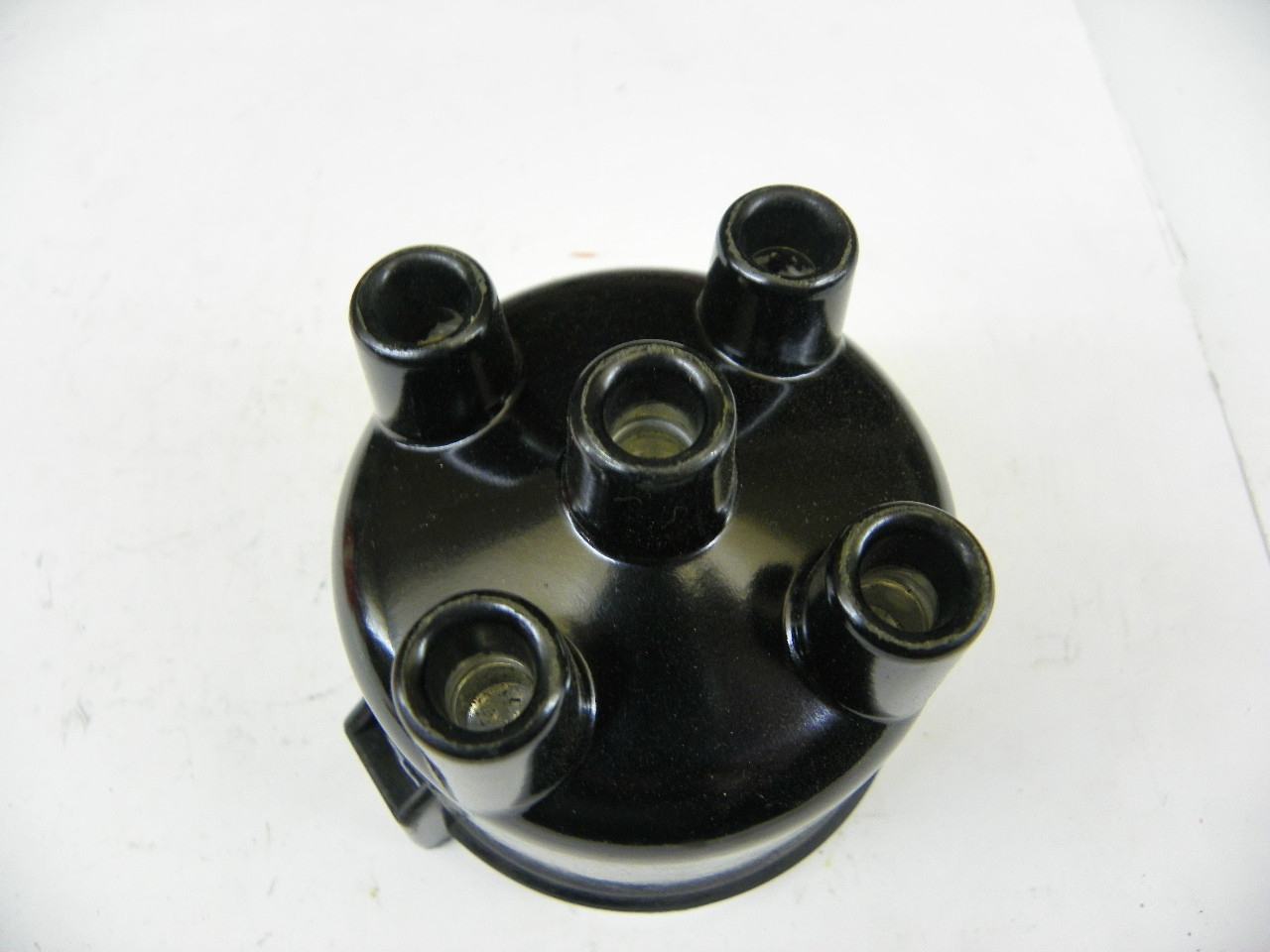 Standard FD-146 Distributor Cap for 1971-1973 Ford Pinto Mercury Capri 1.6L restoration. - Image 4