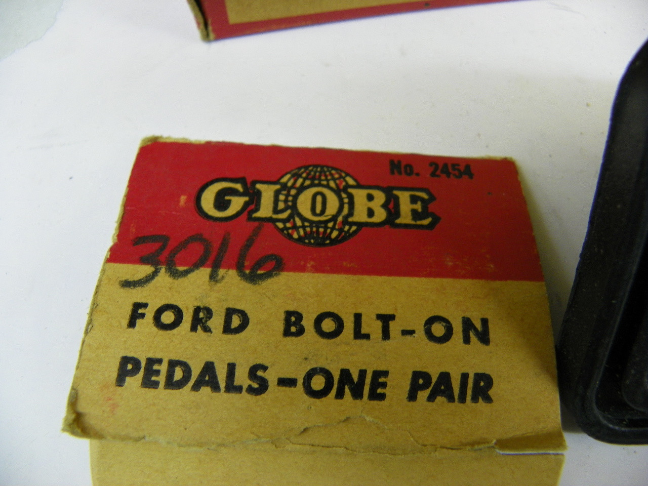 Globe 2454 Bolt-On Pedal Pads for 1949-1950 Ford Car Truck restoration. - Image 2