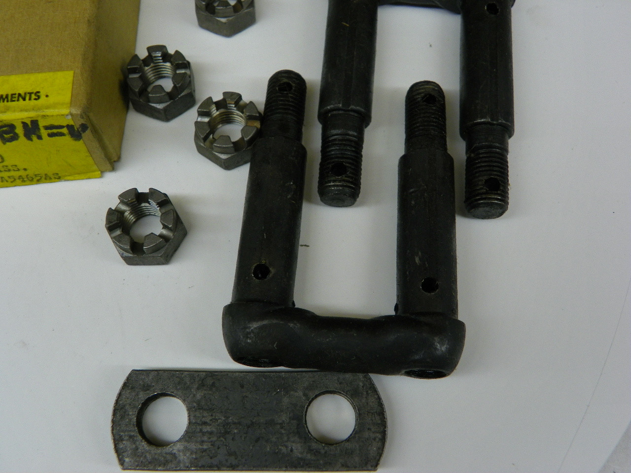 Bulldog Replacements SS1000 Front Spring Shackle Kit for 1928-1931 Ford Model A Passenger restoration. - Image 3