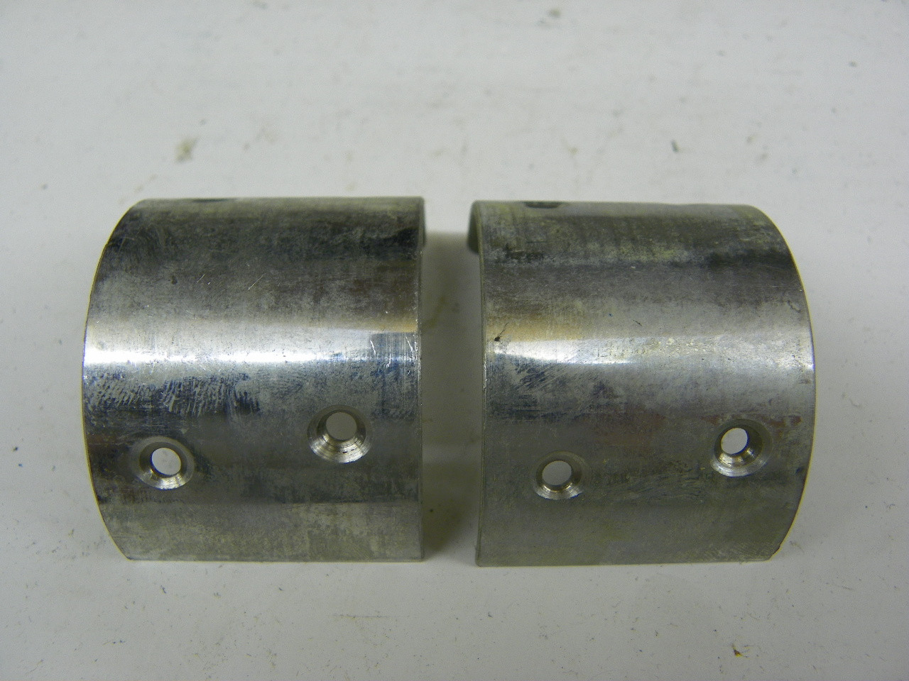 NOS Vintage Ford 92A-6211-L Cadmium Connecting Rod Bearing Pair for 1940 Flathead V8-60 60HP engine restoration. - Image 3