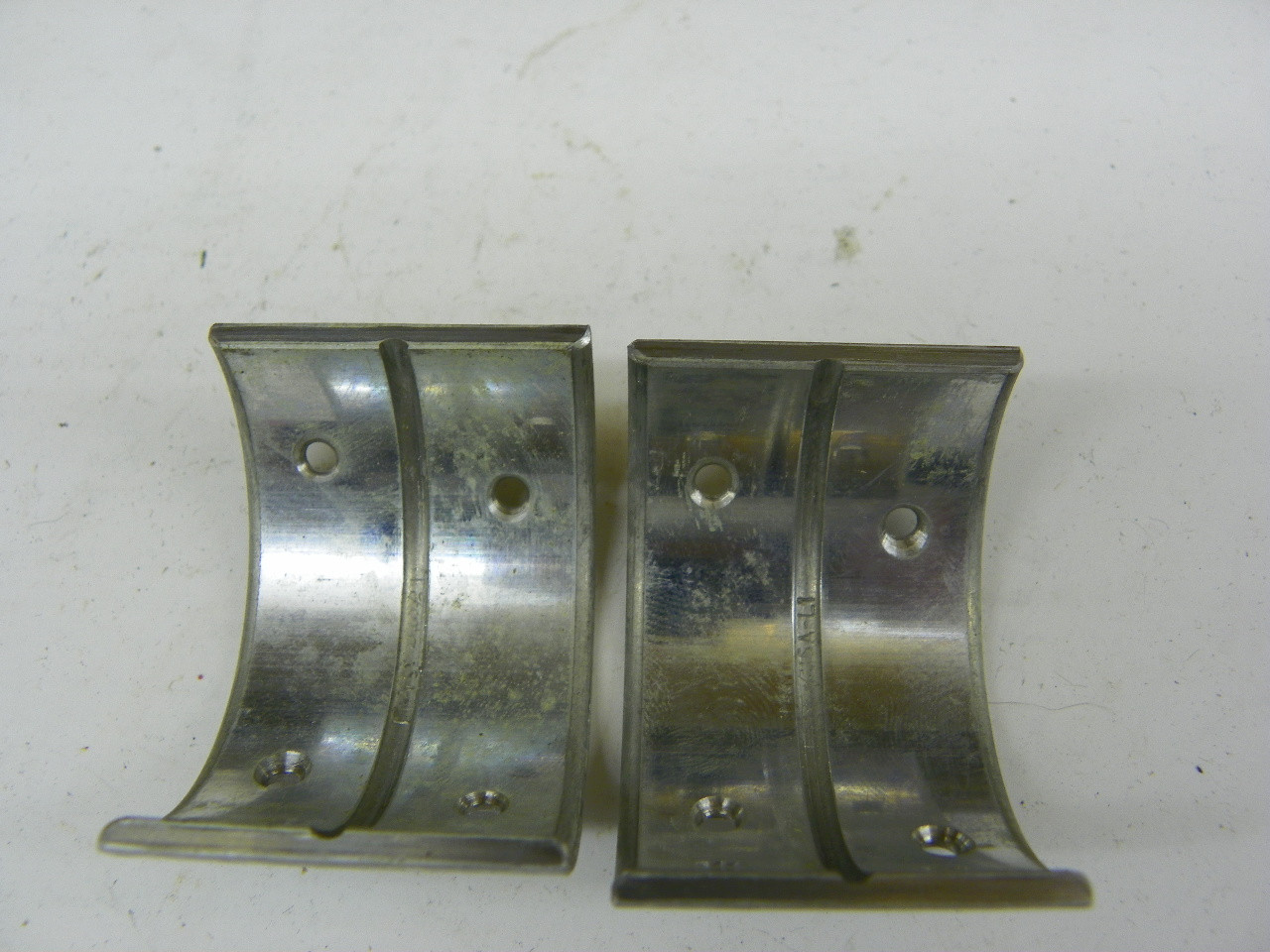 NOS Vintage Ford 92A-6211-L Cadmium Connecting Rod Bearing Pair for 1940 Flathead V8-60 60HP engine restoration. - Image 5