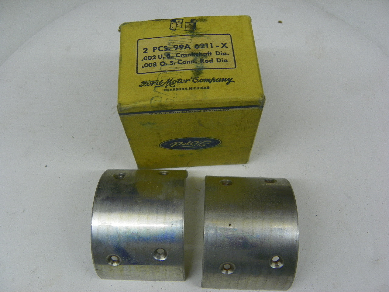 NOS Vintage Ford 99A-6211-X Full-Floating Rod Bearing Pair for 1939-1948 Flathead V8 restoration. - Image 1