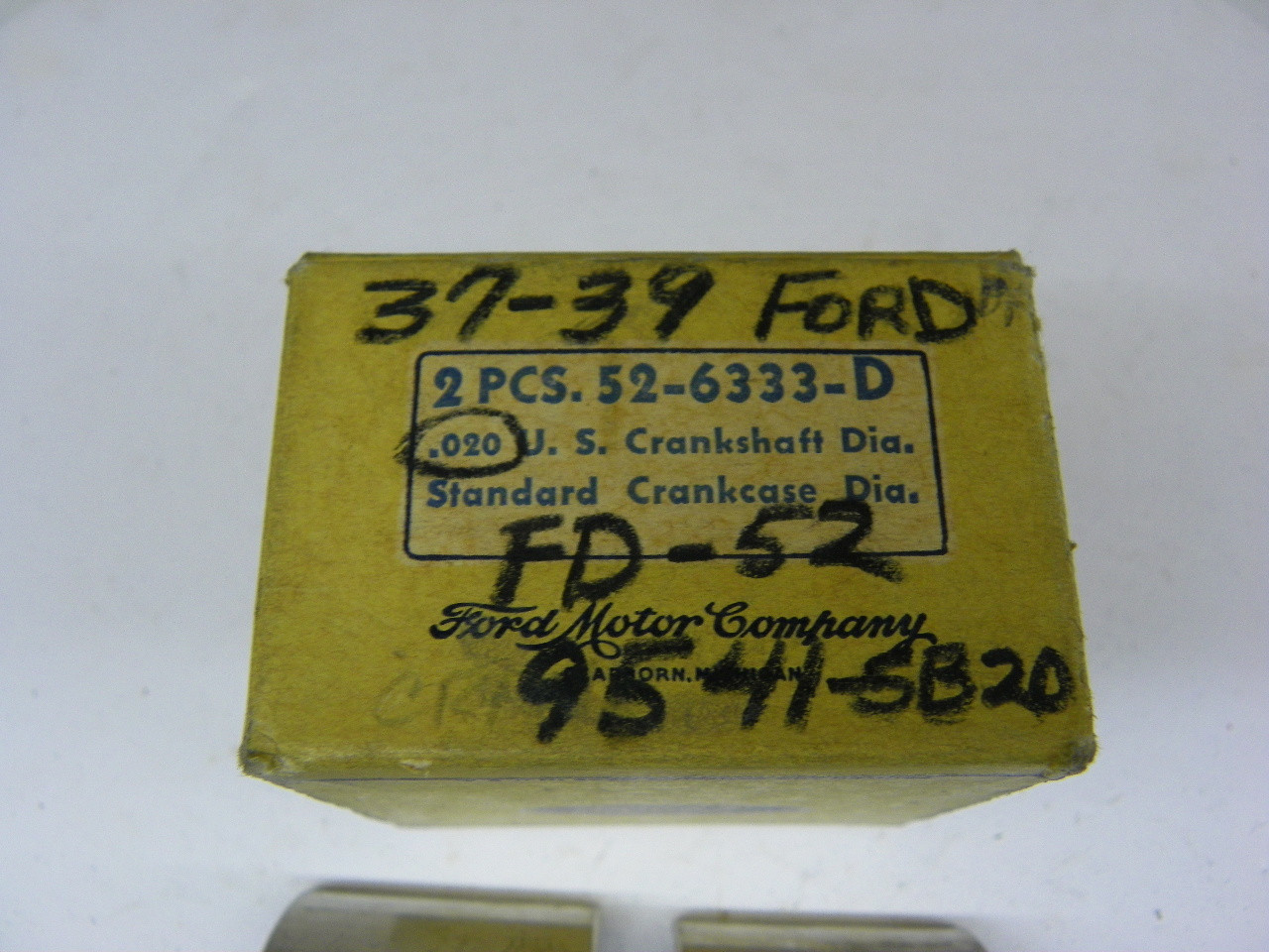NOS Vintage Ford 52-6333-D Main Bearing Pair for 1937-1939 Flathead V8-60 60HP restoration. - Image 2
