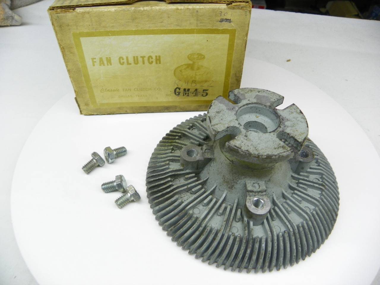 NOS Vintage Classic GM45 Non-Thermal Fan Clutch for Chevy GMC V8 1968-1982 restoration - Image 1