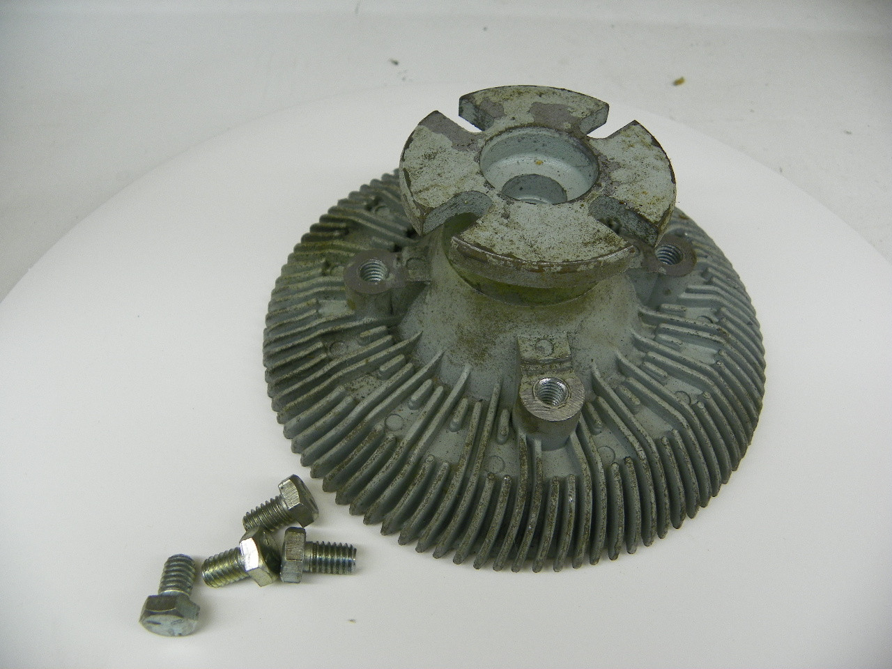 NOS Vintage Classic GM45 Non-Thermal Fan Clutch for Chevy GMC V8 1968-1982 restoration - Image 3