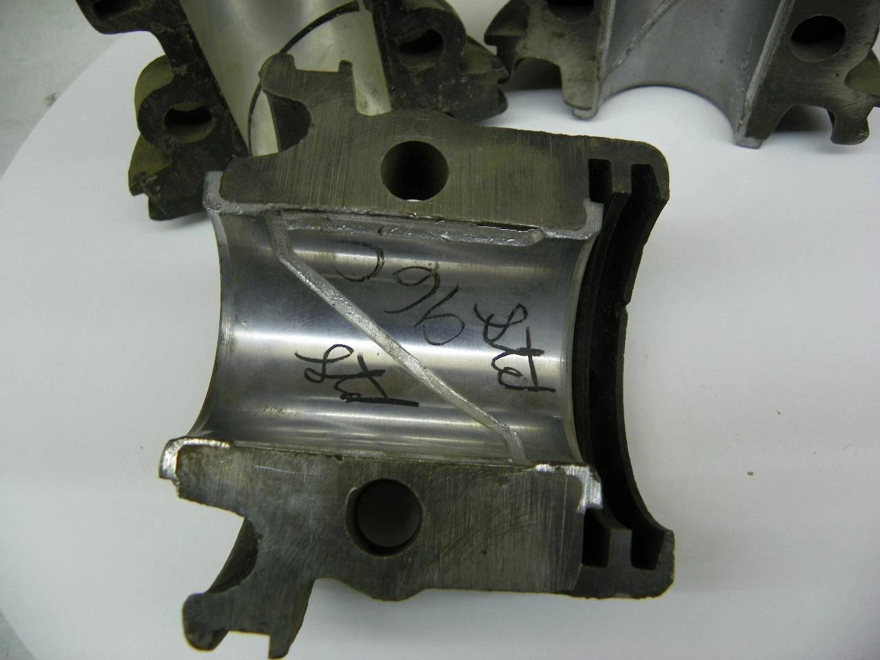 Pioneer 96C NOS Ford Model A Insert Main Bearing Cap Set STD 1928-1931 restoration. - Image 6