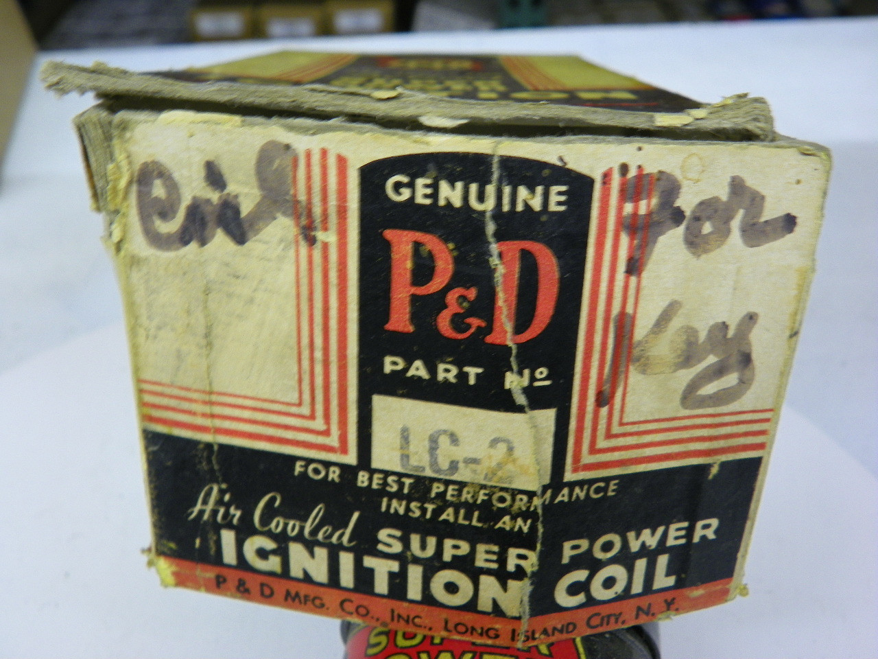 P&D LC-2 Ignition Coil for vintage auto restoration. - Image 2