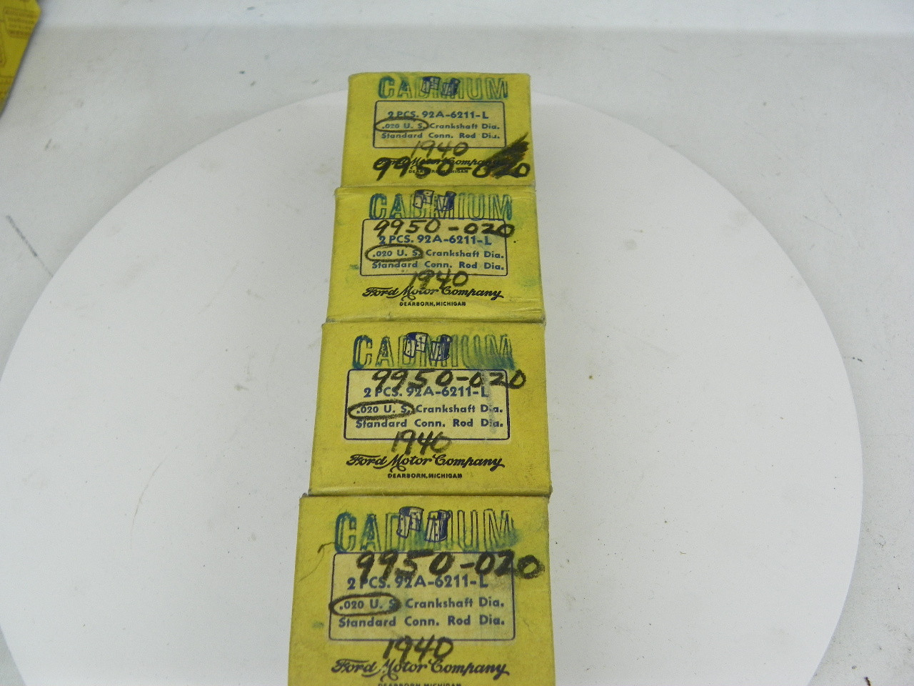 NOS Genuine Ford 92A-6211-L Cadmium Floating Rod Bearing Set for 1939-1942 Flathead V8 restoration. - Image 1