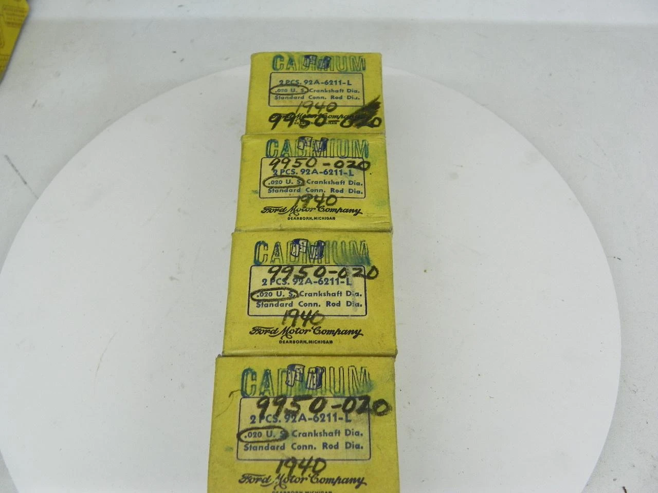 NOS Genuine Ford 92A-6211-L Cadmium Floating Rod Bearing Set for 1939-1942 Flathead V8 restoration. - Image 1