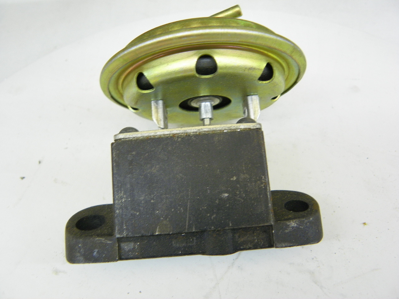 Borg Warner EC-801 EGR Valve for vintage auto restoration. - Image 8