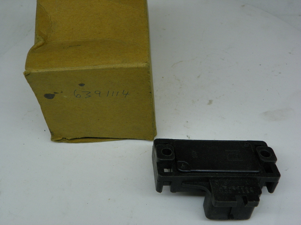 GM 6391114 MAP Sensor for vintage auto restoration. - Image 1