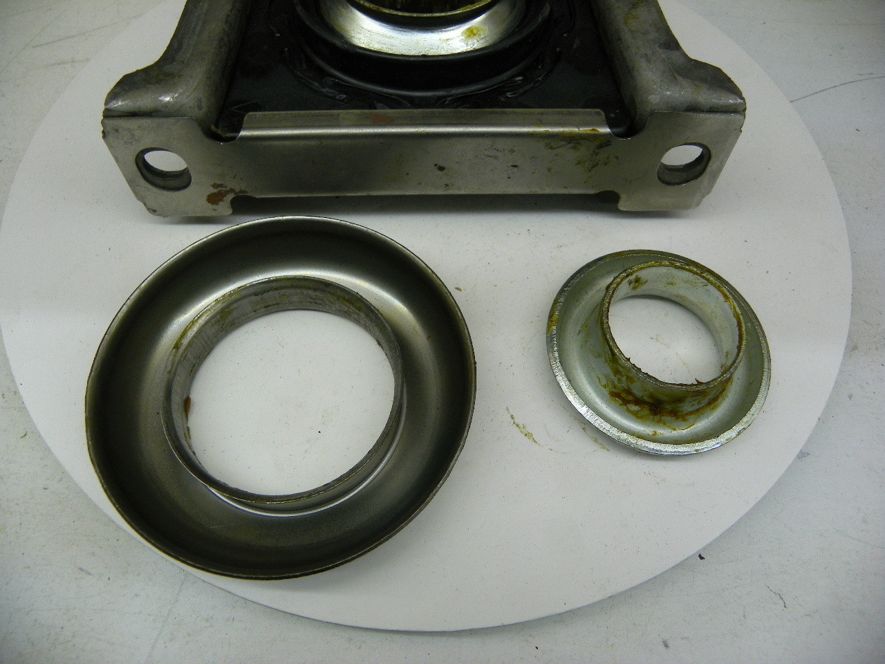 Spicer 210140 1X Bearing Hanger Kit for 1955-1988 Chevrolet GMC Trucks driveline restoration. - Image 5