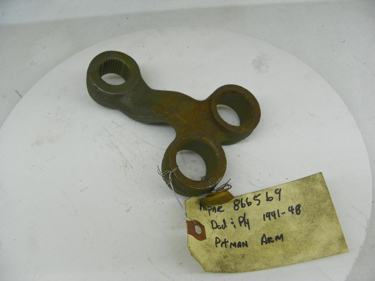NOS Vintage Mopar Steering Gear Pitman Arm 866569 for 1941-1948 Plymouth Dodge DeSoto Chrysler restoration. - Image 1