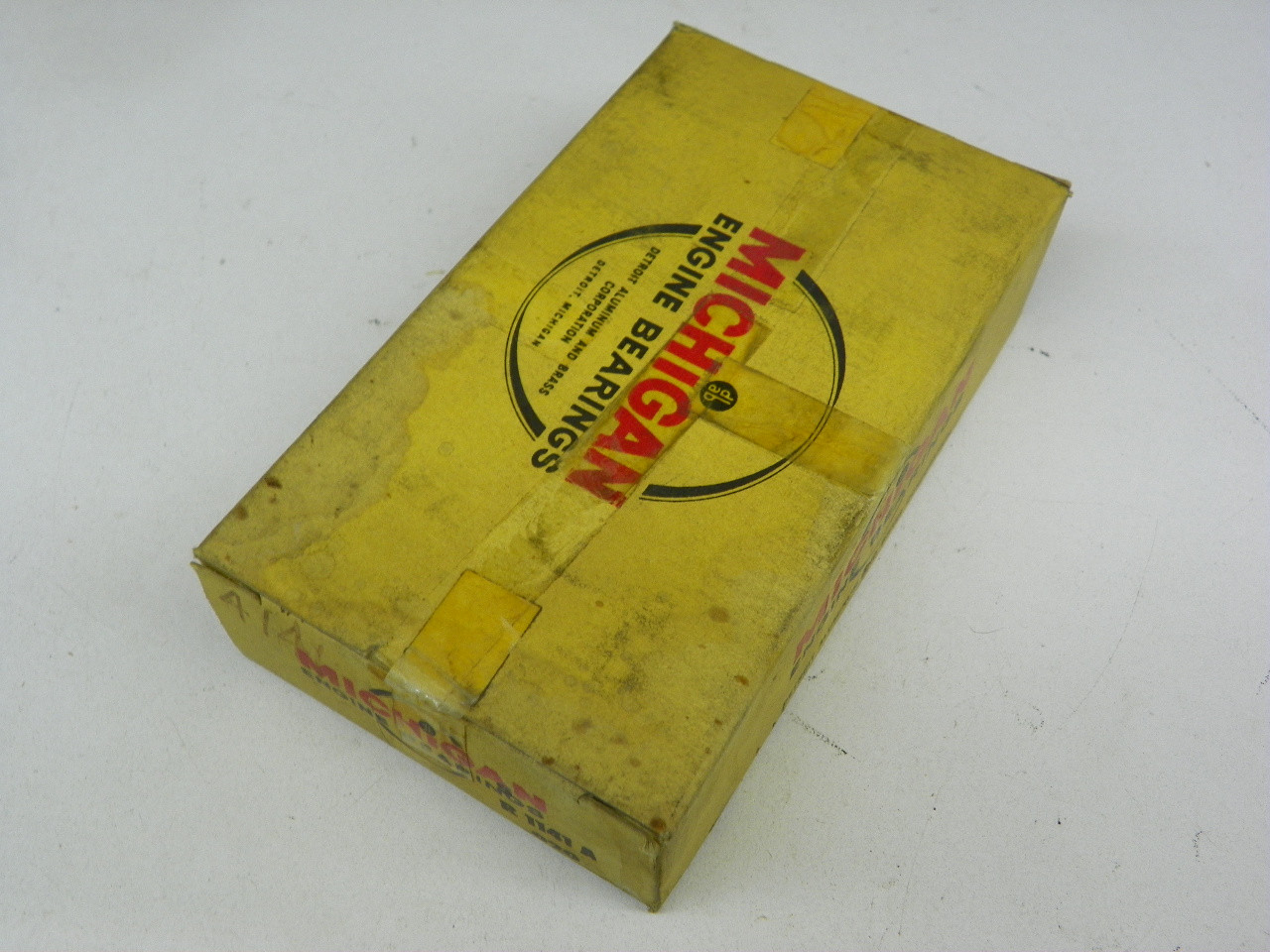 Michigan R1141A .020 Main Engine Bearings for 1956-1960 Rambler 6 Cyl restoration. - Image 1