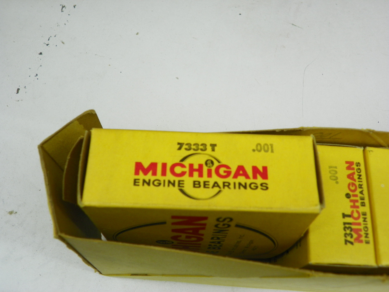Michigan 1095 P .001 Crankshaft Main Bearings NORS for Mopar B-Block V8 1958-1978 restoration. - Image 3