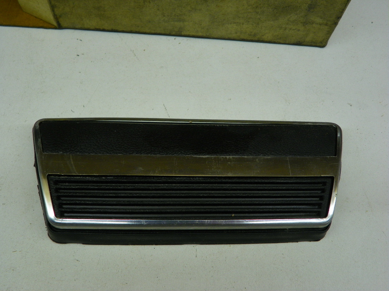GM 412664/412665 Deluxe Automatic Brake Pedal Pad & Plate Assembly for 1973-1979 GM A-Body X-Body B-Body C-Body restoration. - Image 4