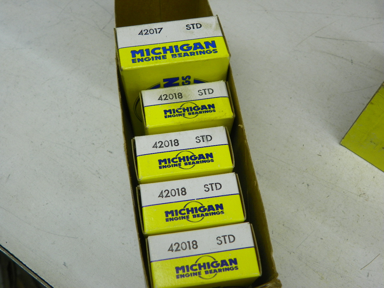 Michigan 24195 Main Bearing Set for 1980-1986 Chrysler Dodge Plymouth 2.6L engine restoration. - Image 3
