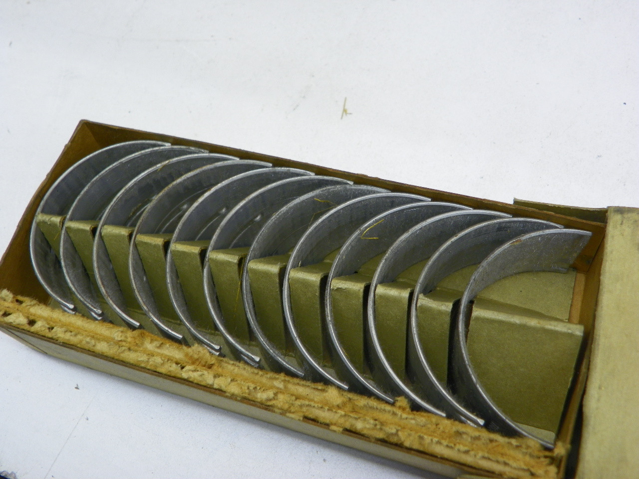 Michigan R-6620 AT STD Connecting Rod Bearings for 1942-1965 Nash Ambassador 6 Cyl Standard Size restoration. - Image 4