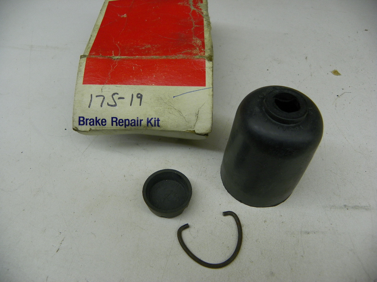 Delco 175-19 Brake Repair Kit for vintage auto restoration - Image 1