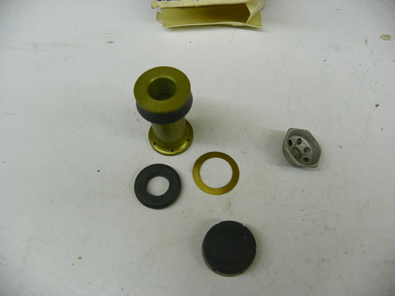 Delco 175-61 Brake Master Cylinder Repair Kit for vintage auto restoration. - Image 4