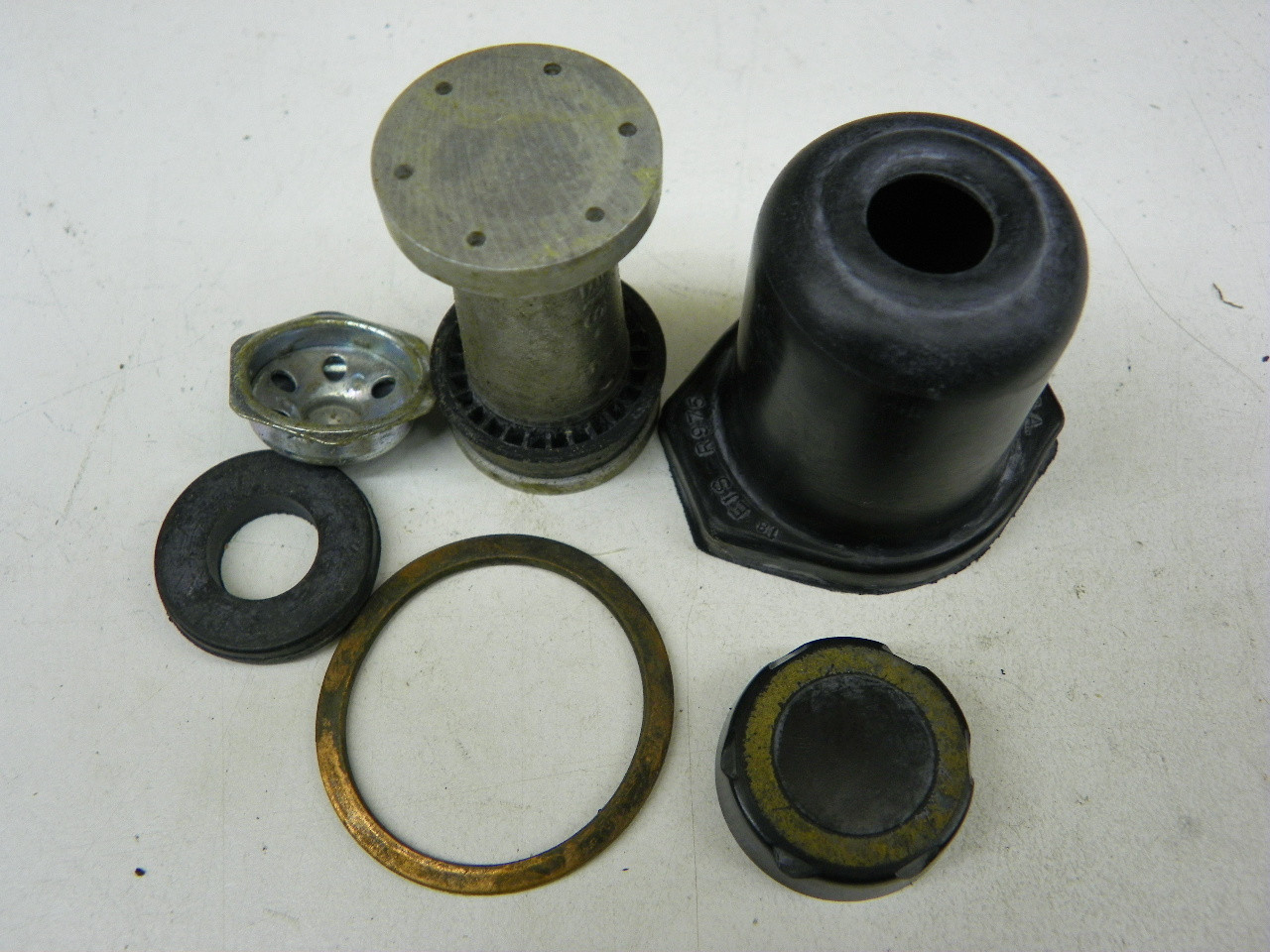 Delco 175-24 Brake Repair Kit NOS for vintage auto restoration. - Image 3