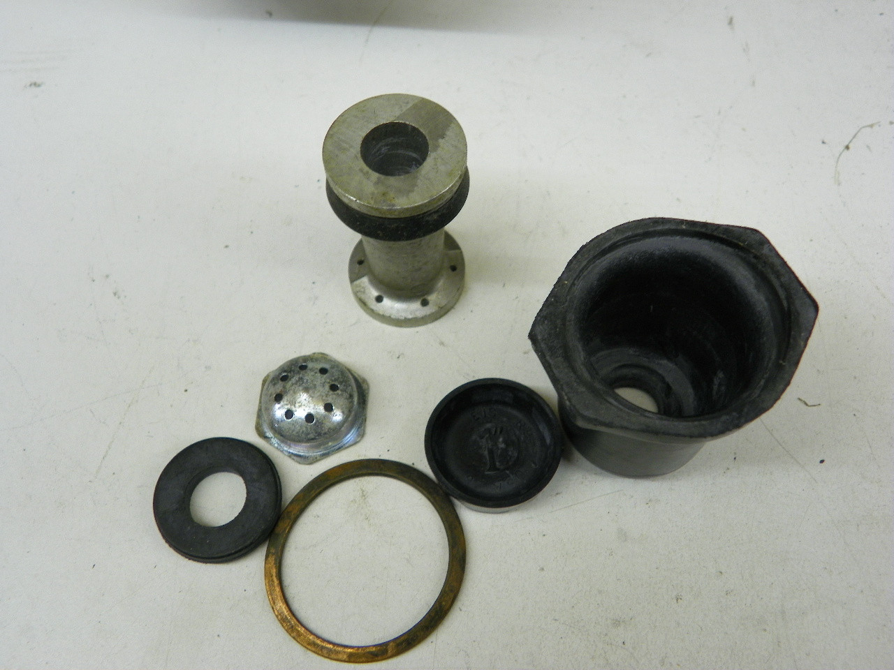 Delco 175-24 Brake Repair Kit NOS for vintage auto restoration. - Image 4