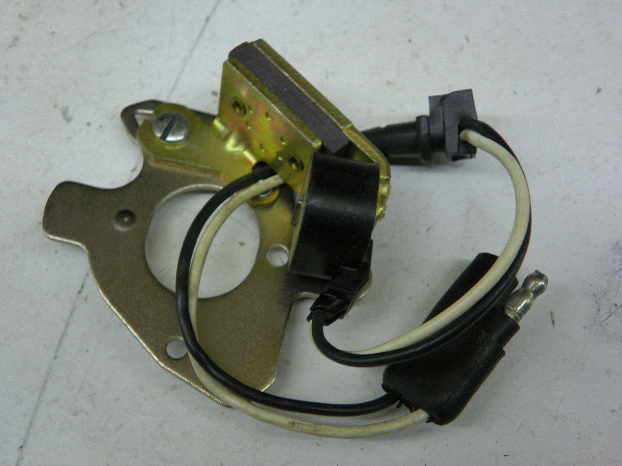Standard LX-103 Pickup Assembly for 1972-1985 Chrysler Dodge Plymouth 6 Cylinder restoration. - Image 3