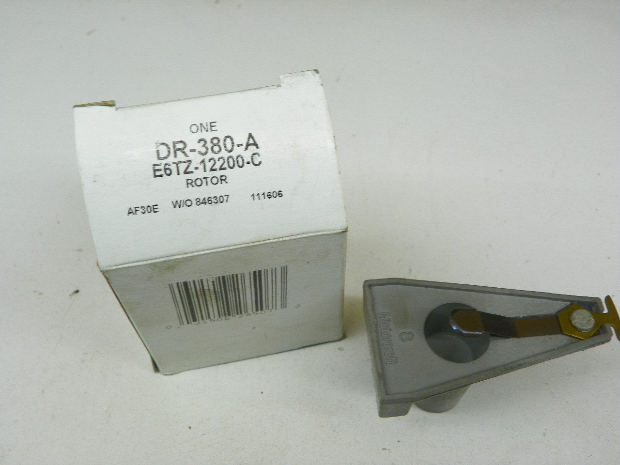Motorcraft E6TZ-12200-C DR-380-A Distributor Rotor for 1977-1991 Ford Lincoln Mercury restoration. - Image 1
