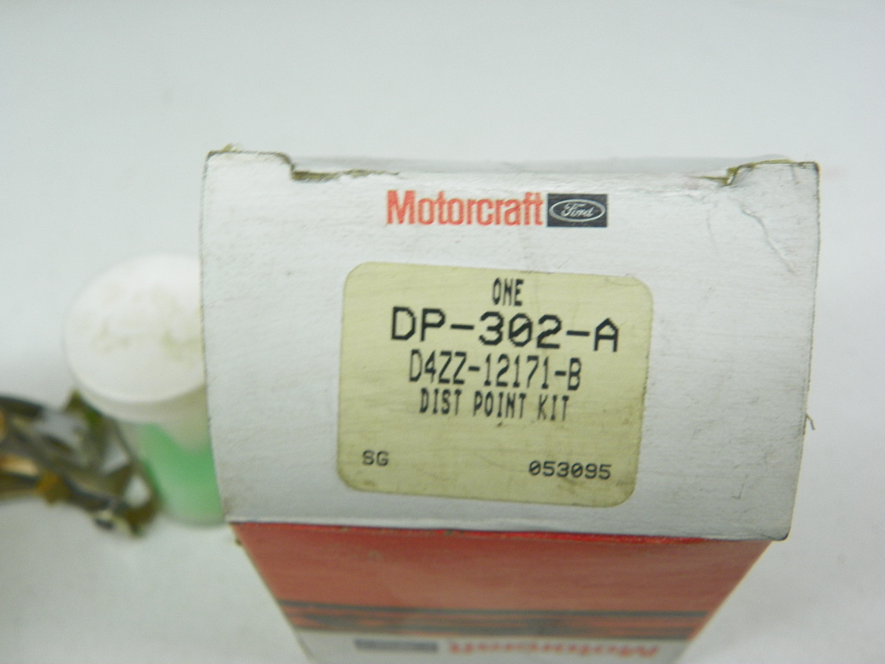 Motorcraft DP-302-A Distributor Point Kit for vintage auto restoration. - Image 3