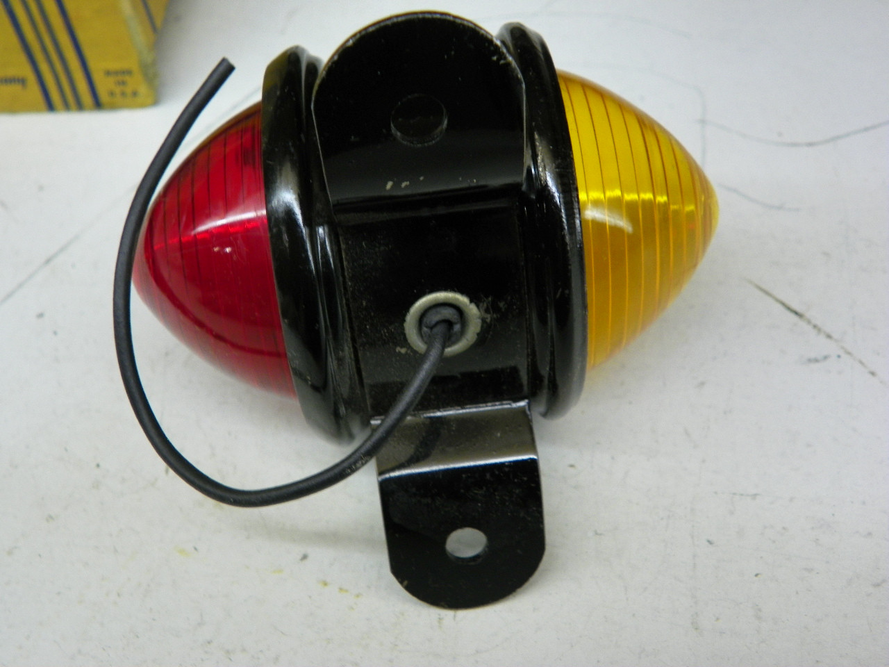 K-D Lamp 510 Two-Way Clearance Lamp for vintage vehicle restoration - Image 6