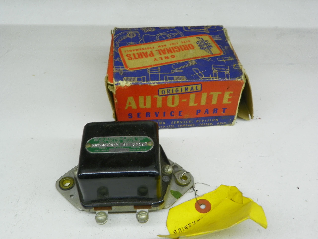 Auto-Lite VRT-4005-A Voltage Regulator for 1942-1945 US Thermo Control restoration. - Image 1