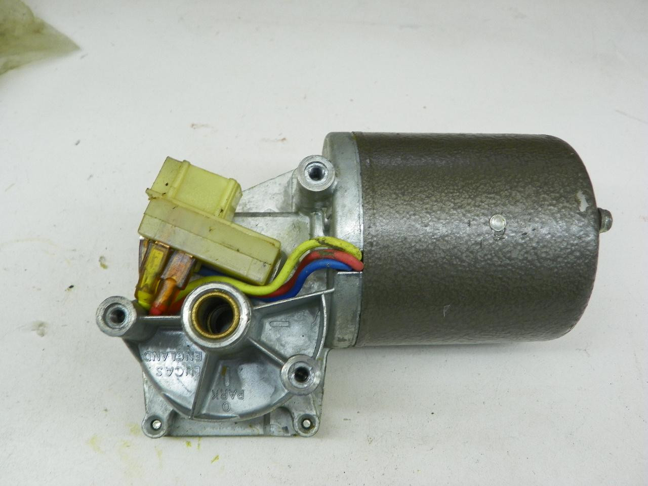 Lucas 75680 Wiper Motor NOS for vintage auto restoration - Image 3
