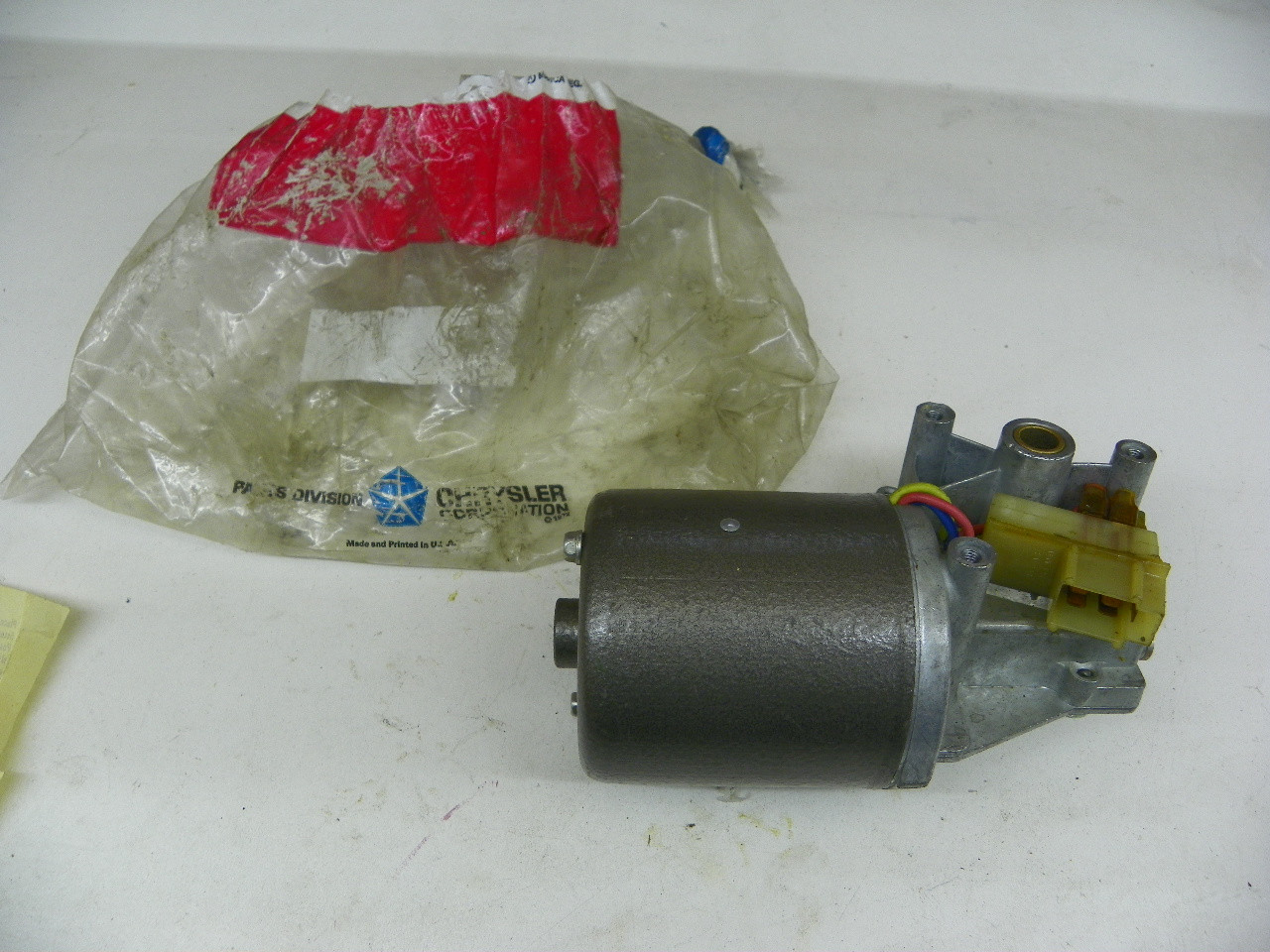 Lucas 75680 Windscreen Wiper Motor for restoration. - Image 1