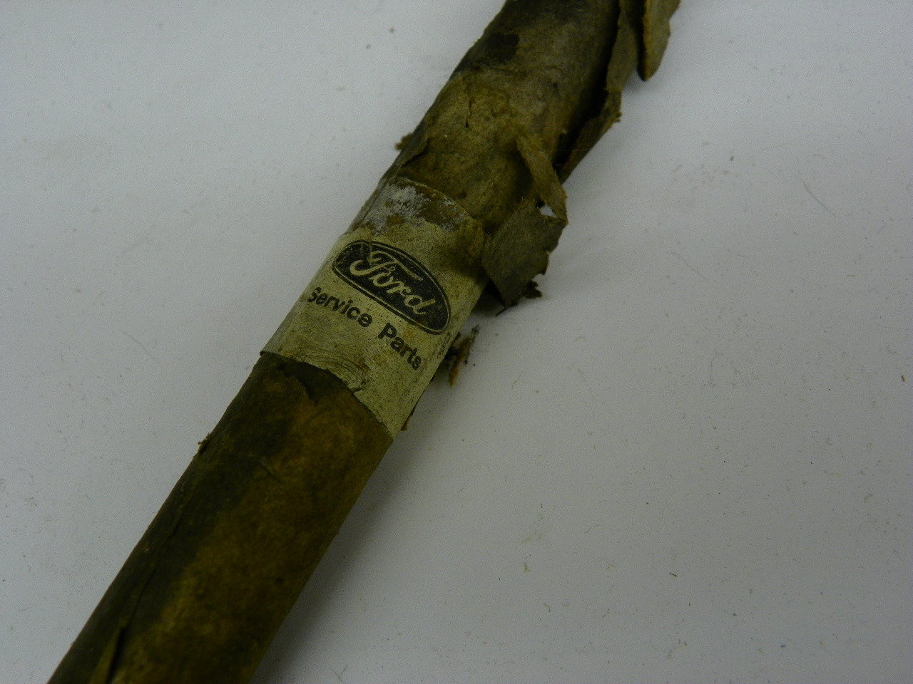 Ford MTH-7242-B Transmission Shift Lever Shaft NOS for vintage auto restoration. - Image 2