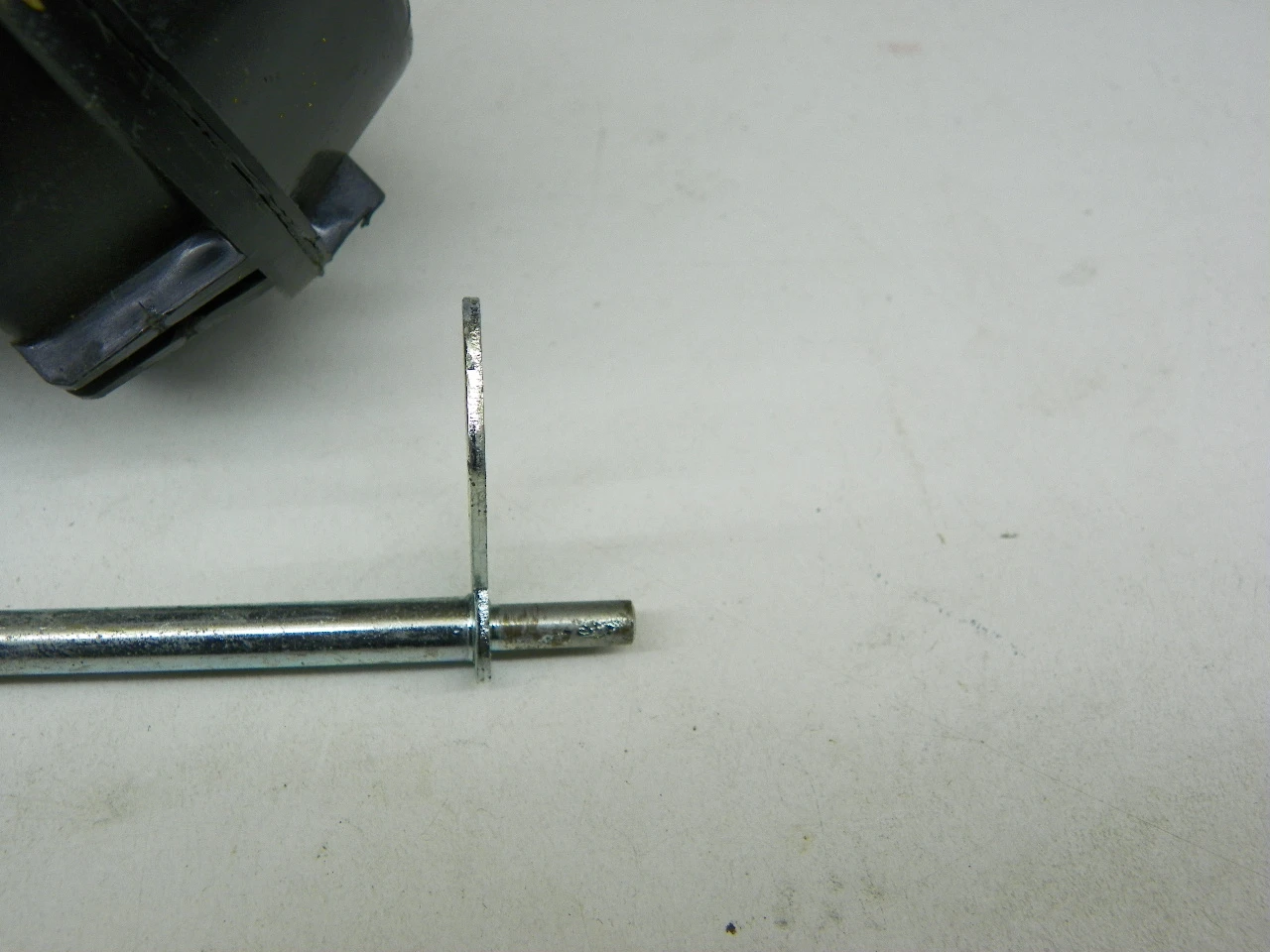 Delco 15-7995 HVAC Vacuum Motor & Shaft Assembly for 1977-1984 GM models restoration. - Image 8