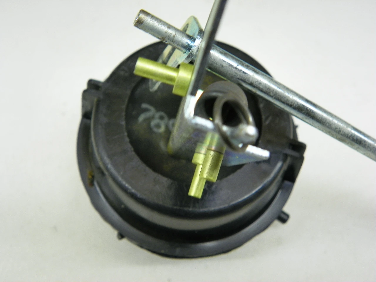 Delco 15-7995 HVAC Vacuum Motor & Shaft Assembly for 1977-1984 GM models restoration. - Image 11