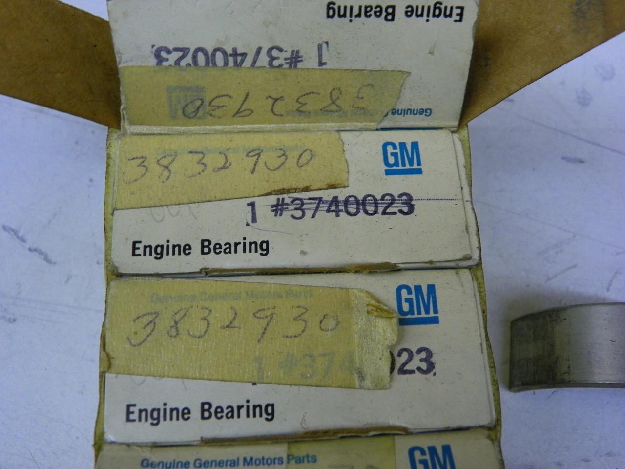 GM 3832930 Engine Main Bearing for 1957-1967 Chevrolet 283 302 V8 restoration. - Image 3