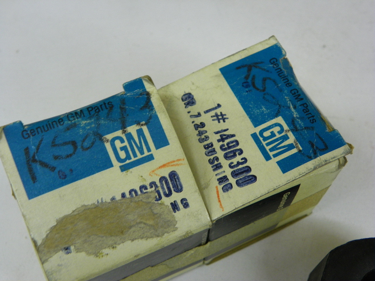 GM 1496300 Front Stabilizer Bar Bushing Pair for 1976 Cadillac Z Body restoration. - Image 2