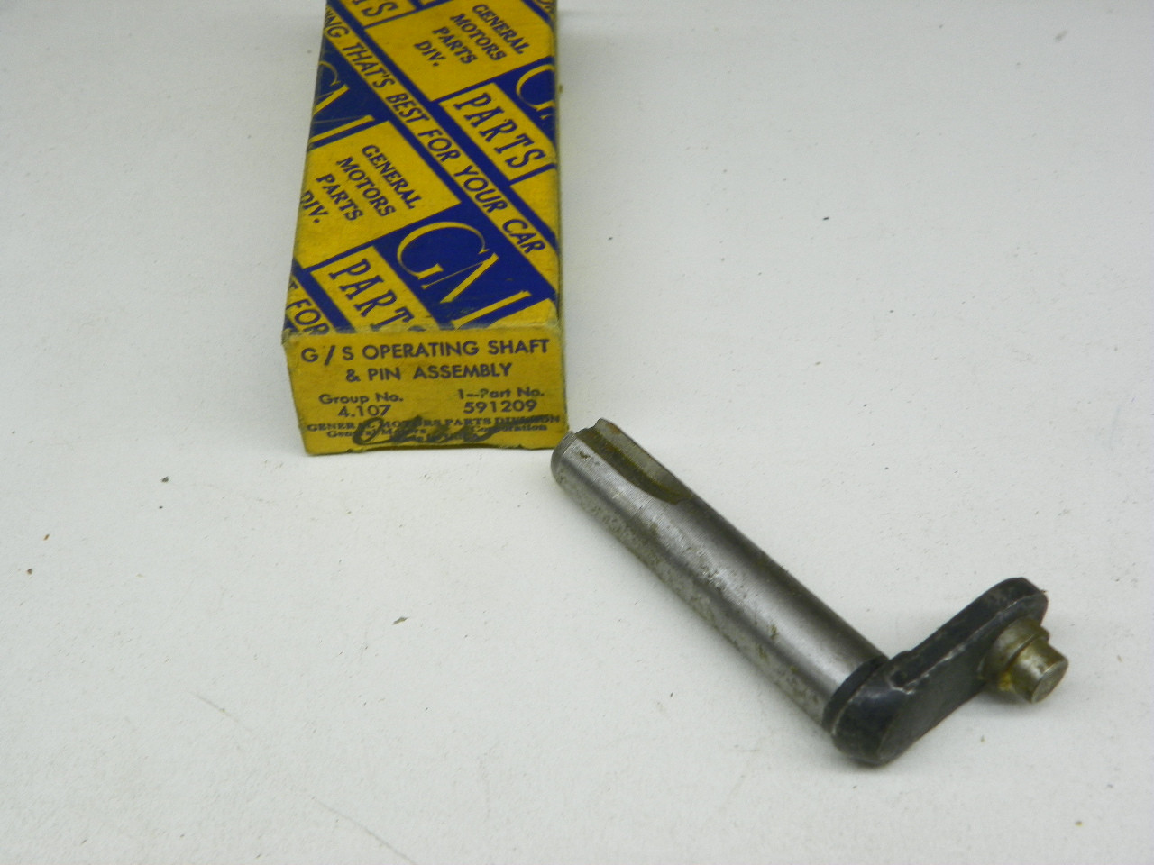 GM 591209 Gear Shifter Operating Shaft Pin Assembly for 1941-1948 Chevrolet Passenger Car restoration. - Image 1