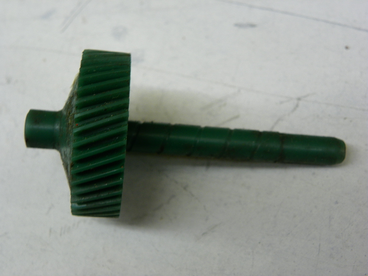 GM 1362049 Transmission Speedometer Gear NOS for vintage auto restoration. - Image 4