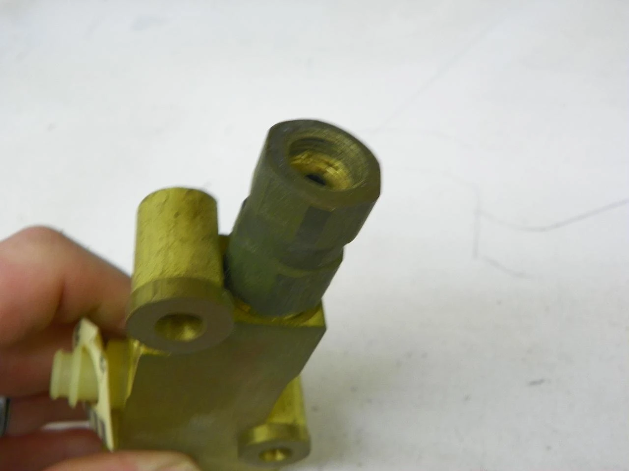Delco 172-1360 Brass Brake Proportioning Valve NOS for vintage auto restoration. - Image 8
