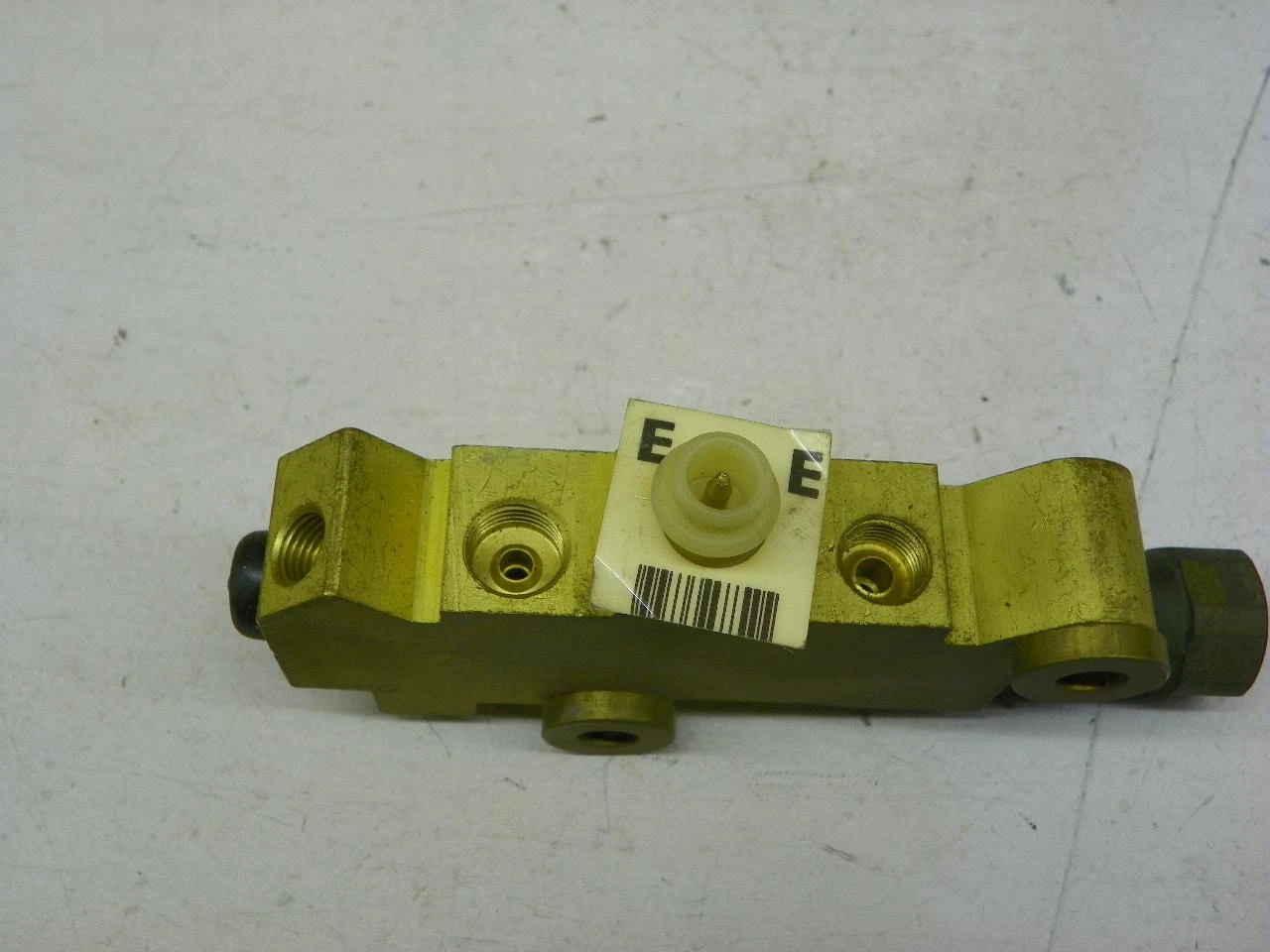 Delco 172-1360 Brass Brake Proportioning Valve NOS for vintage auto restoration. - Image 9