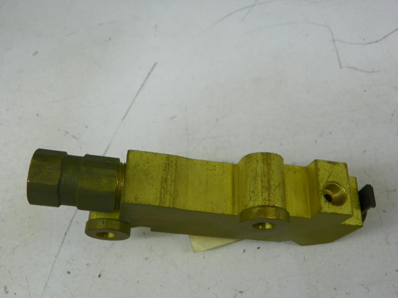 Delco 172-1360 Brass Brake Proportioning Valve NOS for vintage auto restoration. - Image 5