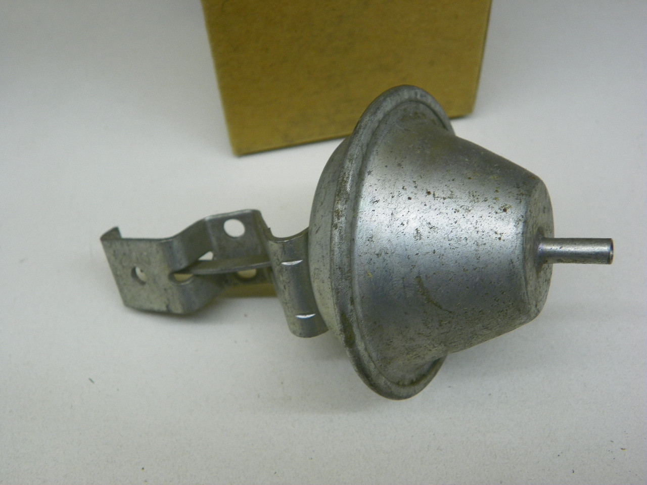 Delco Remy 1116200 Vacuum Control for 1962-1963 Chevrolet Corvair restoration. - Image 7