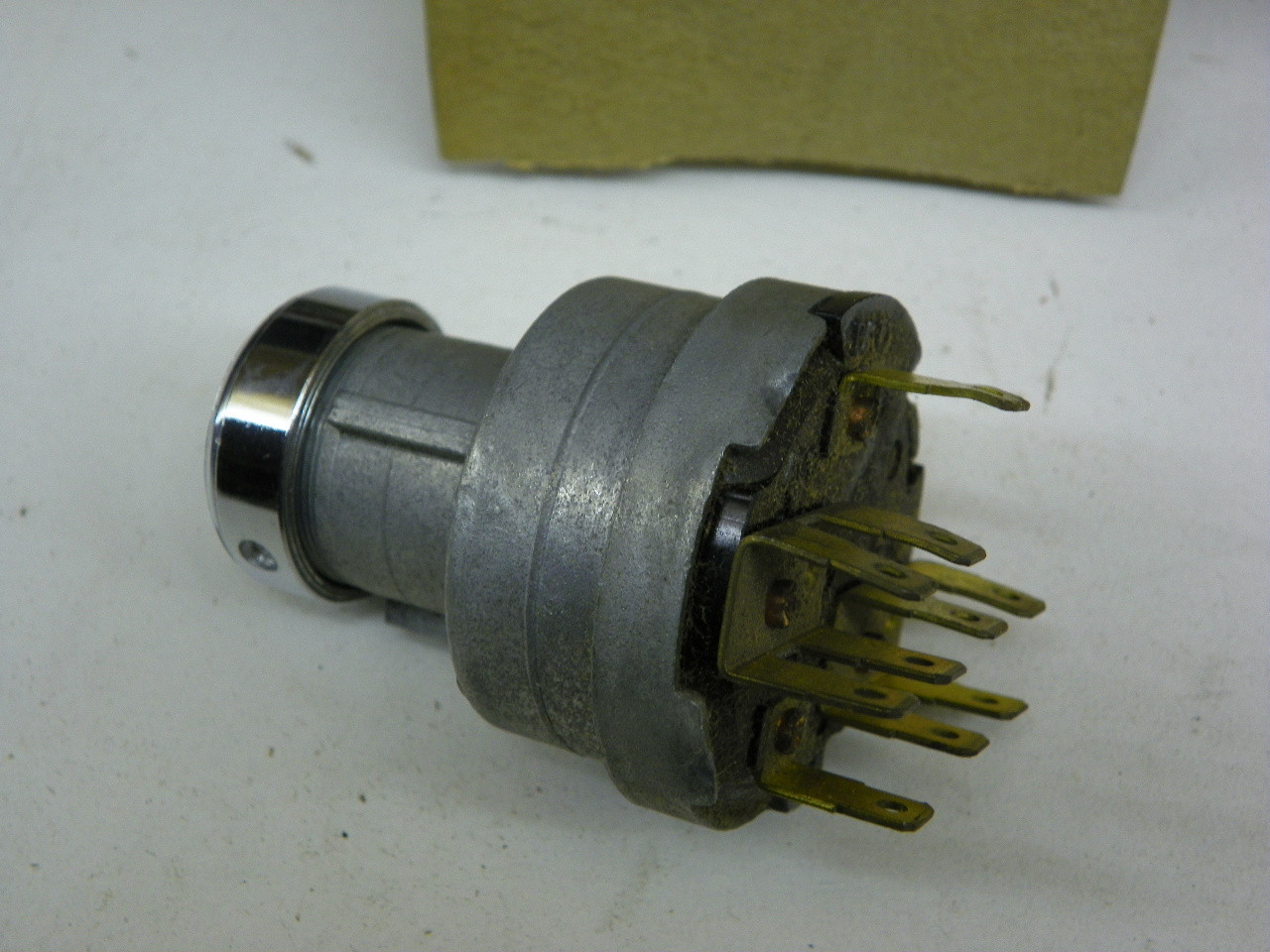 Delco-Remy 1116540 Ignition Switch for vintage auto restoration - Image 3