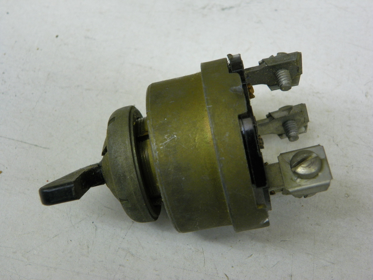 Delco Remy 1116575 Ignition Switch for vintage automotive restoration - Image 4
