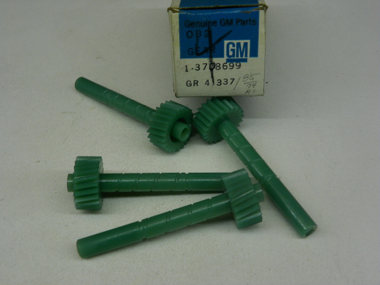Lot of 4 GM 3708699 22 Tooth Speedometer Driven Gears for 1955-1963 Chevrolet Corvette Impala Bel Air restoration. - Image 1
